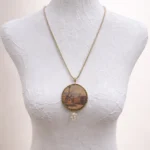 collana con ciondolo siciliano dipinto su legno