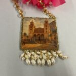 Collana siciliana artigianale Duomo di Cefalù – Collana con ciondolo in legno, perle di fiume, gioiello ispirato alla Sicilia Collane caratteristiche siciliane