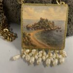 Collana siciliana Isola Bella Taormina – Collana artigianale con ciondolo in legno e perle di fiume Collane caratteristiche siciliane