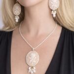 orecchini con cammeo resina e fiore